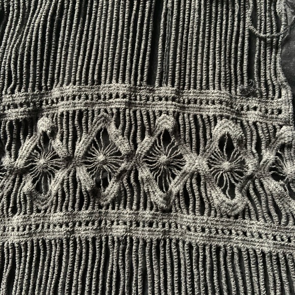 🔆Moving Sale 20% Off 🔆Black Tank with Detailing - Picture 5 of 5